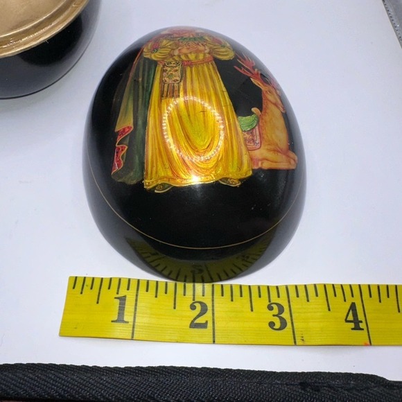 Vintage The Bombay Company Hand Painted Lacquered Egg Shaped Trinket Box - Picture 4 of 7